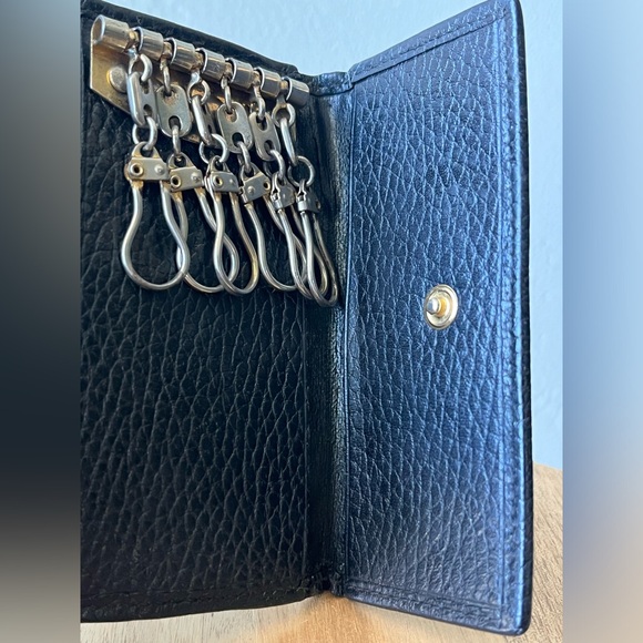 Versace Medusa Black Leather 6 Key Holder - Picture 8 of 16